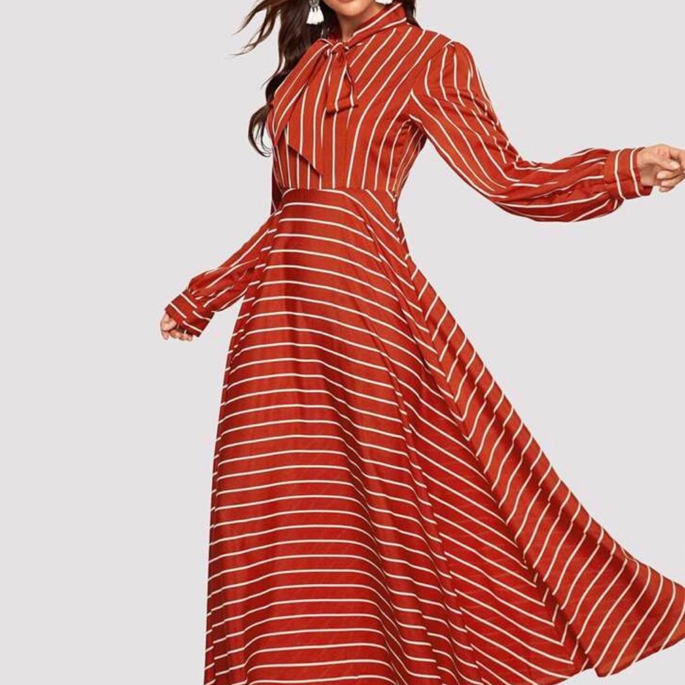 Red and white striped dress 🔴⚪️